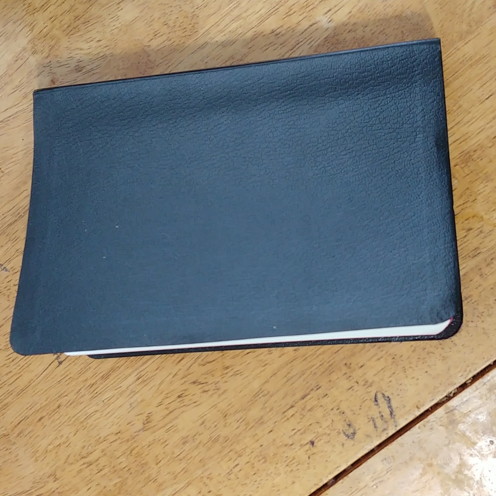 Black Leather Holy Bible - New Revised Standard Version - Picture 7 of 9